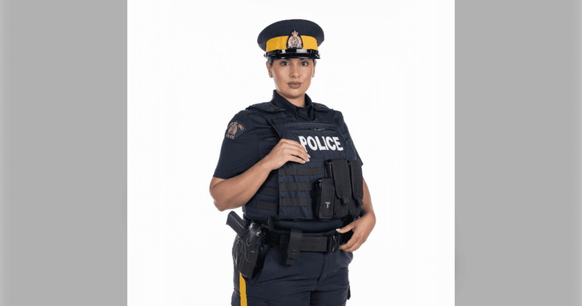 Saskatchewan RCMP Officers Transition to New Navy-Blue Uniform Shirts